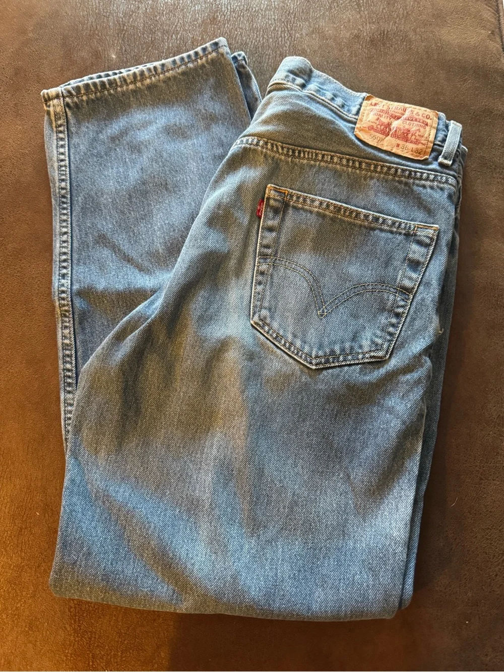 Levi's Men's Light Blue Relaxed Fit Levi’s 550  Jeans